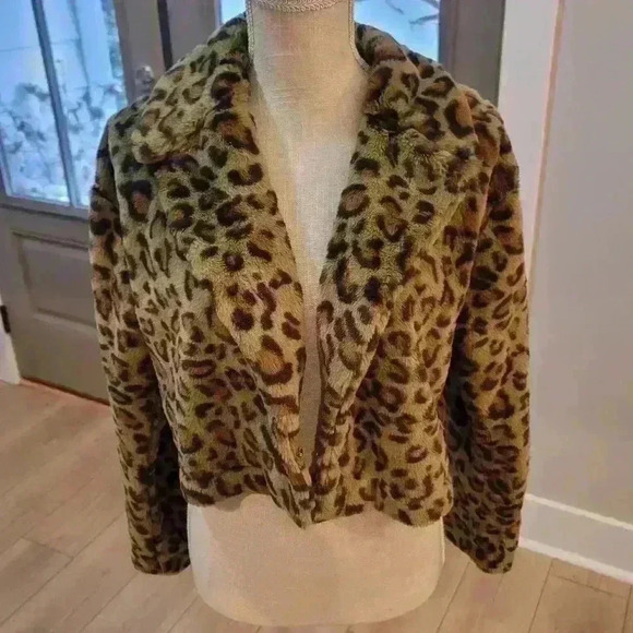 SBetro Faux Fur Cropped Jacket - Picture 1 of 6